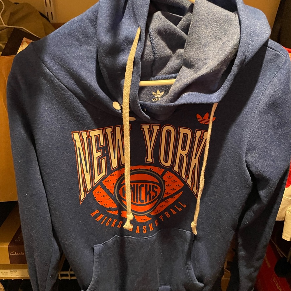 NY Knicks women’s hoodie